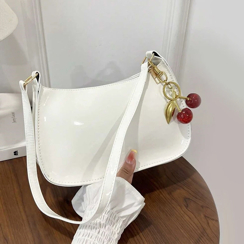 Bolsa de couro pu feminina versátil moda cor sólida cereja pingente bolsa de omb - Imagem 5